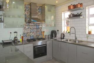  Bedroom Property for Sale in Uitsig Western Cape